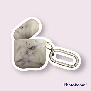 Marble AirPod case🤍